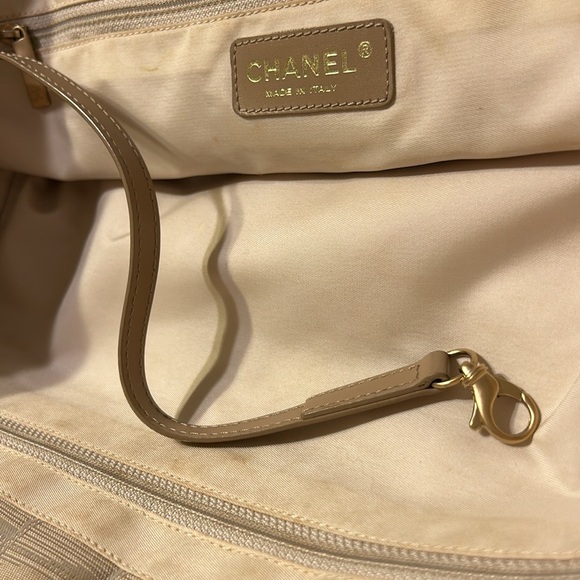 Authentic CHANEL Interlocking CC Logo Beige Travel Tote Line Leather Strap - Picture 11 of 13